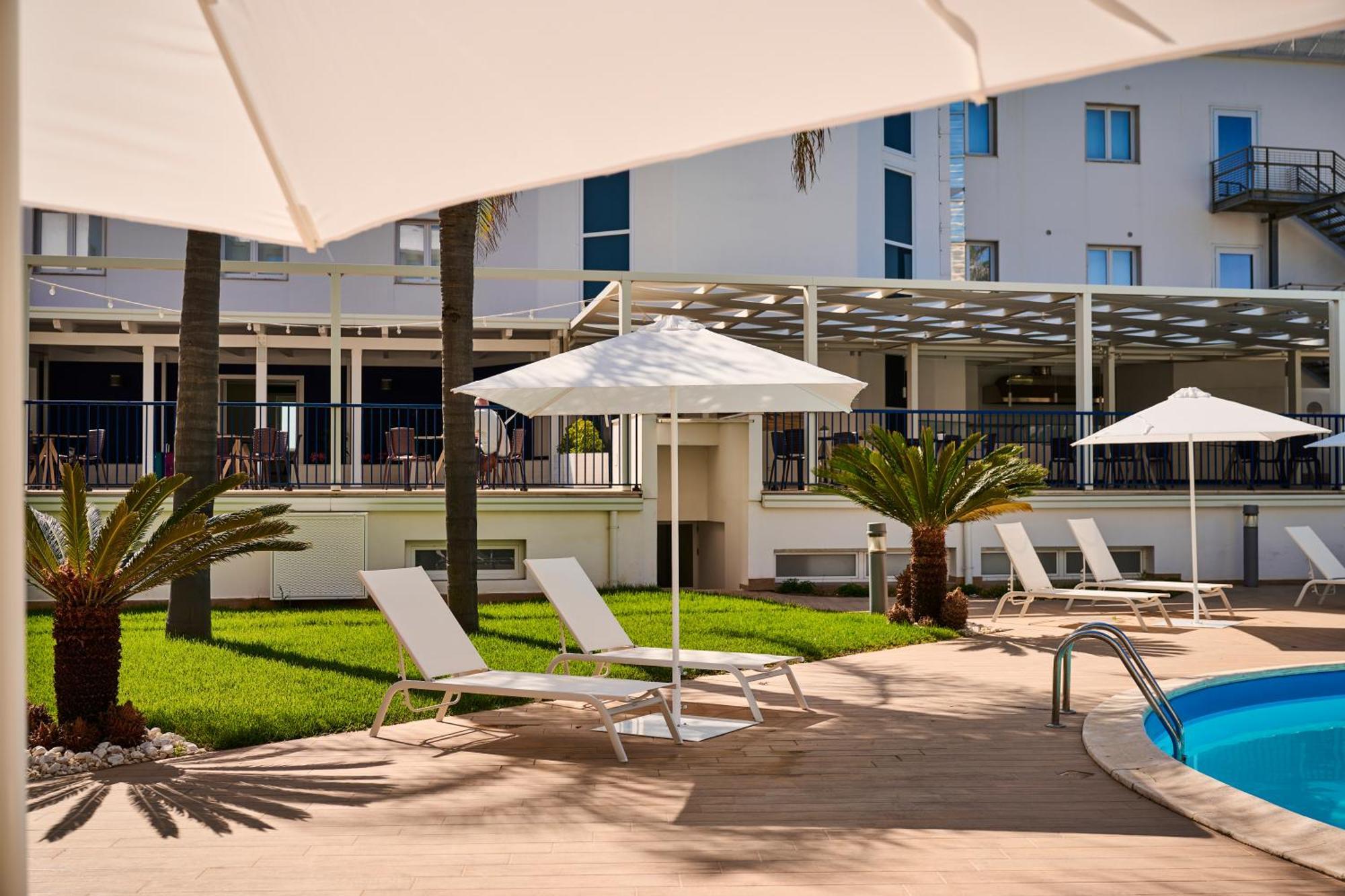 Ticho'S Greenblu Hotel Castellaneta Marina Exterior photo