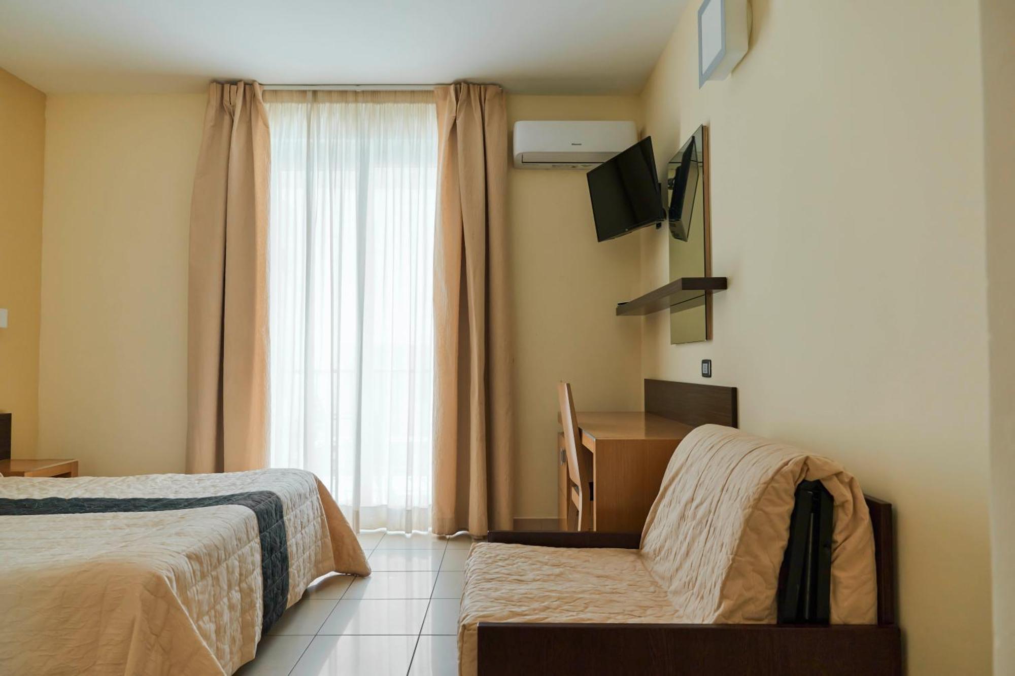 Ticho'S Greenblu Hotel Castellaneta Marina Exterior photo